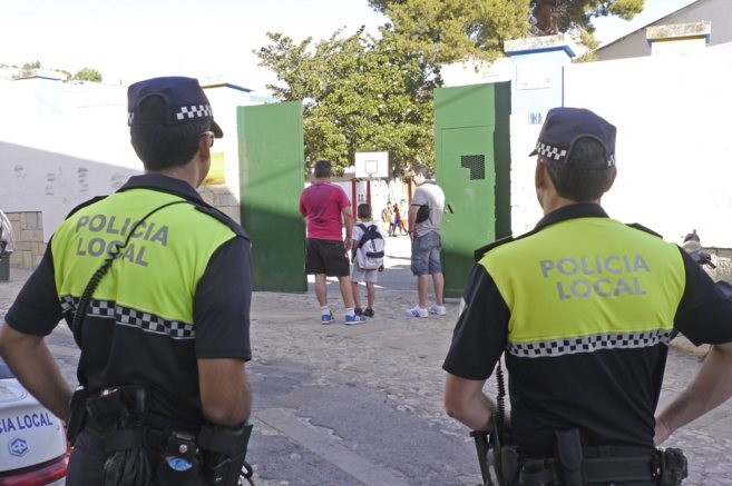La Policía Local  promueve el uso responsable de los petardos en Hogueras