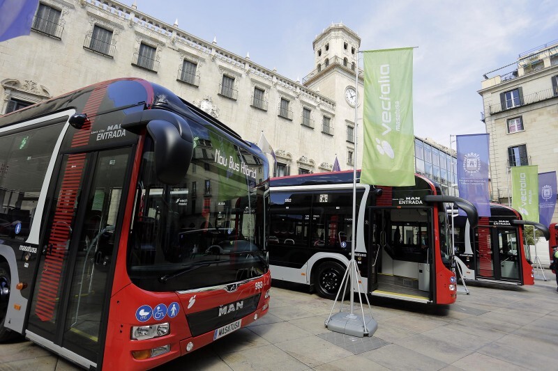 Los autobuses de Alicante recuperan el lunes el pago del billete sencillo en metálico