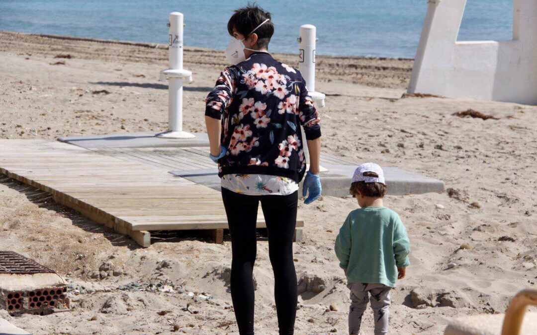 Las playas alicantinas están preparadas para recibir a miles de visitantes