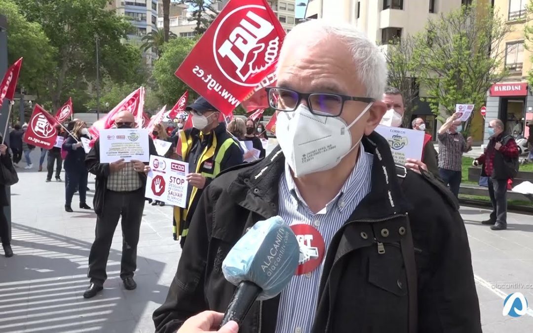 Los trabajadores de Correos se manifiestan  para denunciar sus condiciones