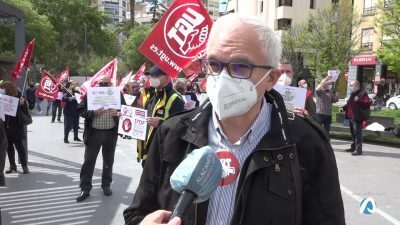 Los trabajadores de Correos se manifiestan  para denunciar sus condiciones