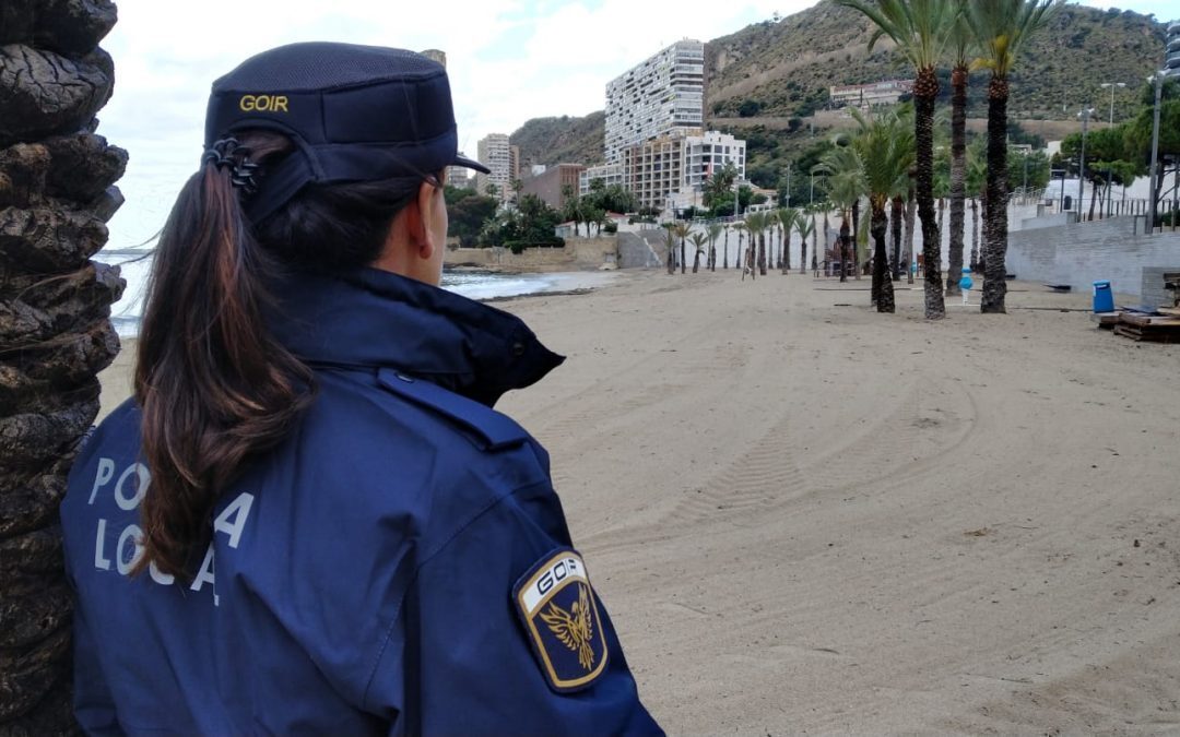 La Policía Local de Alicante impone en solo un día 32 denuncias por incumplir el horario permitido