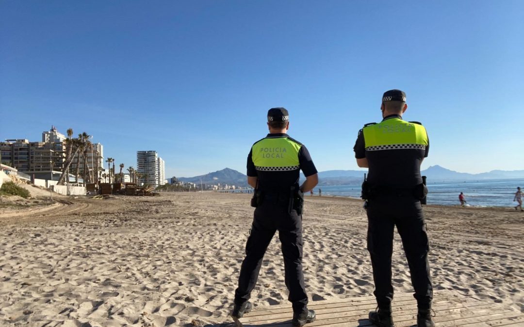 La Policía Local de Alicante impone más de 50 de denuncias y clausura dos bares esta semana