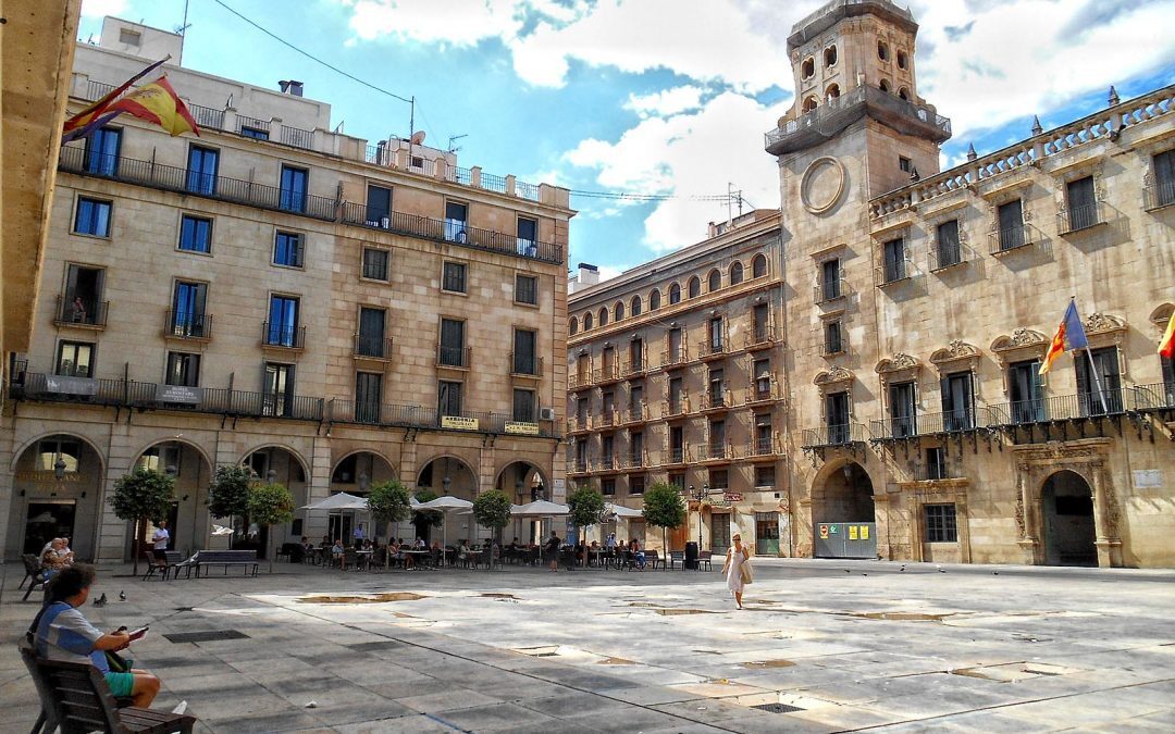 El Ayuntamiento permitirá ampliar las terrazas usando las zonas peatonales o aparcamientos