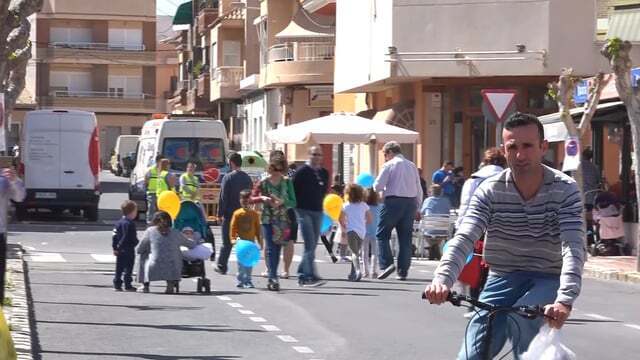 El Campello llena sus calles de color y diversión con el Boulevard