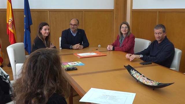 Reconocimiento a la graduada 100.000 de la Universidad de Alicante desde que se tienen registros