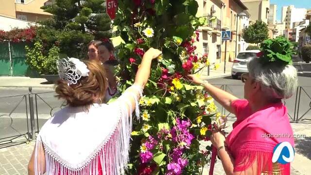 Sant Joan celebra un año más la festividad de las Cruces de Mayo