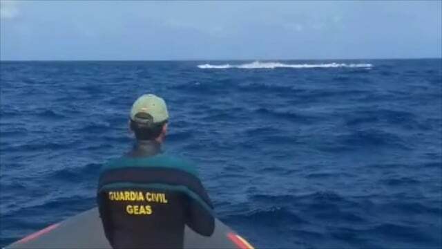 La Guardia Civil realiza una detonación controlada de una bomba de la II Guerra Civil encontrada en Tabarca