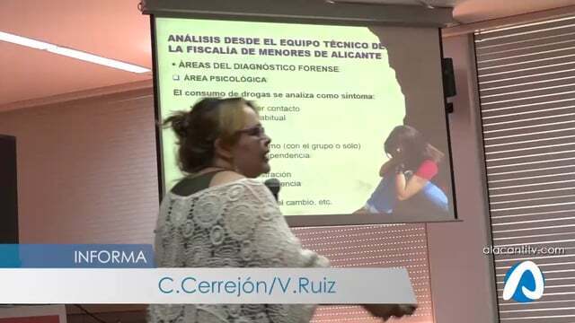 Profesionales multidisciplinares analizan cómo acabar con el acoso escolar y la violencia de género en una jornada de la UA