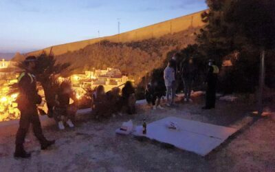 La Policía disuelve siete botellones y desaloja 22 fiestas en pisos