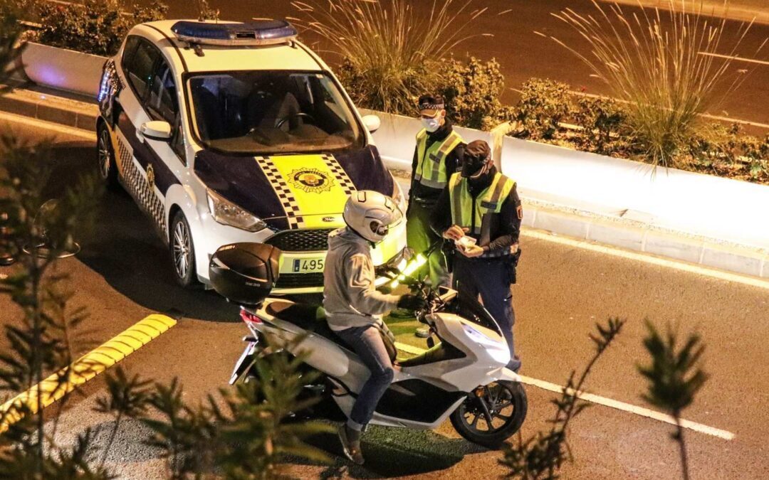 La Policía disolvió 19 fiestas en pisos en el fin de semana