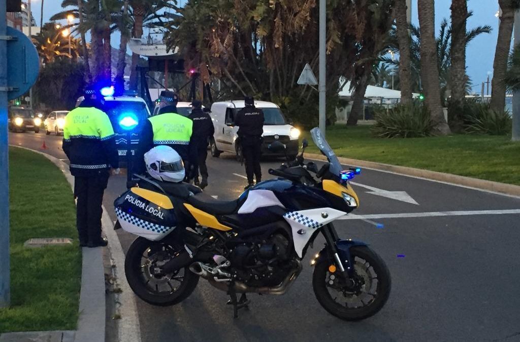 La Policía Local de Alicante intensifica y refuerzan los controles de personas y vehículos