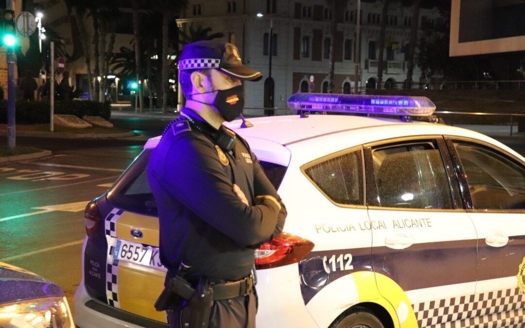 La Policía disuelve diez fiestas en viviendas y tres en la vía pública en Nochebuena