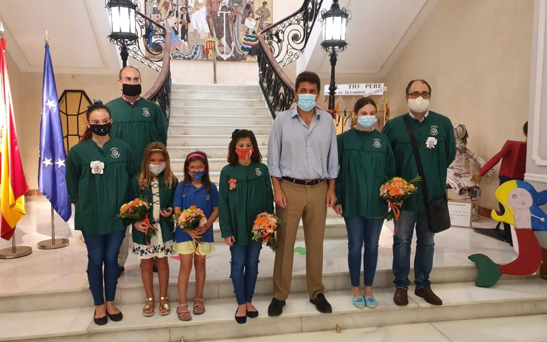 Carlos Mazón recibe al presidente y a las bellezas de la Hoguera Diputación-RENFE