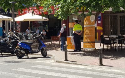 El Ayuntamiento inicia la campaña informativa en Carolinas instalando un Stand