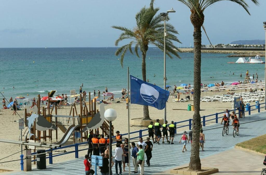 Alicante vuelve a liderar la clasificación de Banderas Azules para sus playas