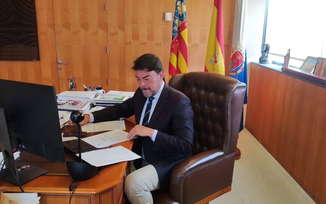 Luis Barcala rechaza por carta la opción de vender el Teatro Principal a la Generalitat