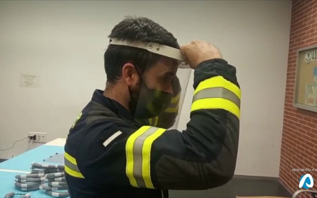 Los bomberos del SPEIS crean y fabrican prototipos de pantallas protectoras y batas