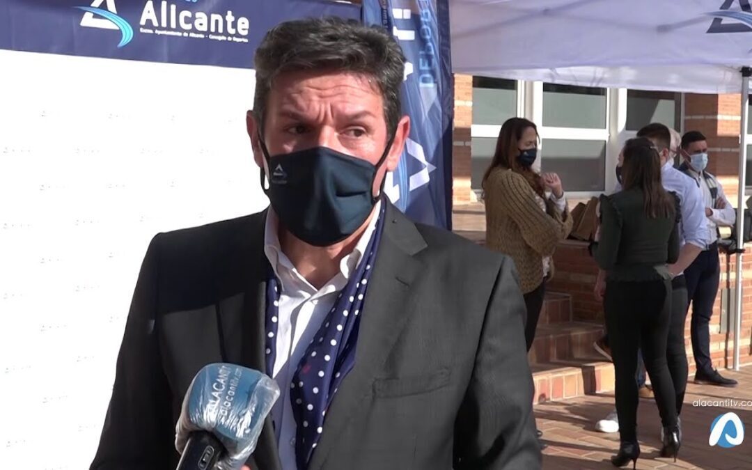 La Concejalía de Deportes recibe a los deportistas alicantinos