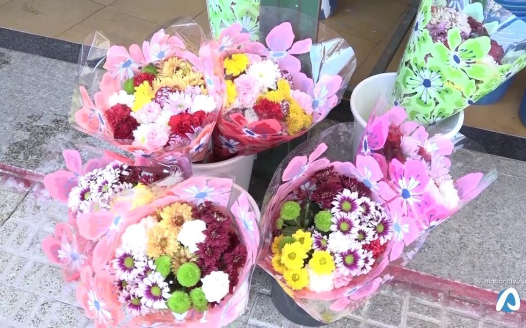 Aumentan las flores artificiales por las visitas previas al Día de Todos los Santos
