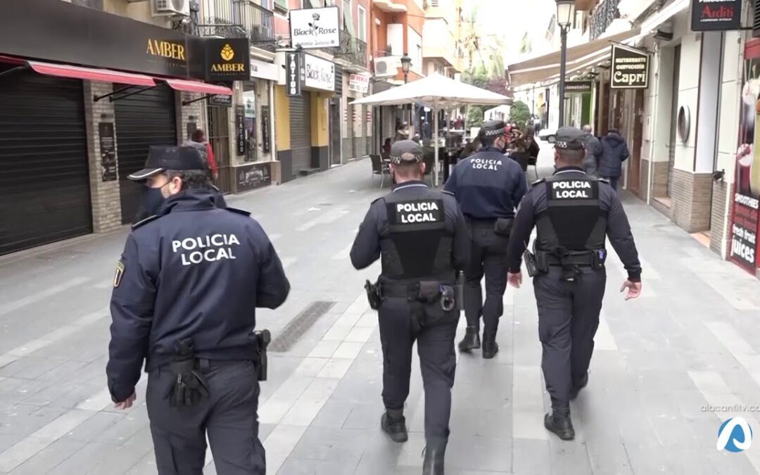 La Policía Local blinda Alicante en la operación Puente de San José