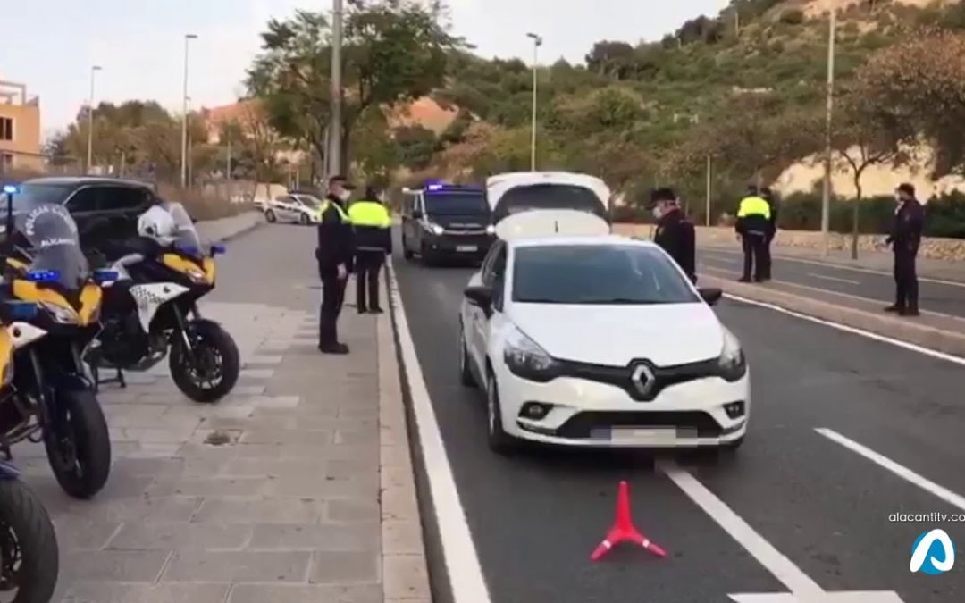 La Policía Local de Alicante sigue multando a más de un centenar de personas y vehículos por incumplir el confinamiento