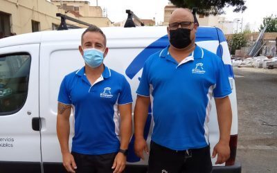 Unos operarios públicos salvan la vida a un menor en un colegio de El Campello