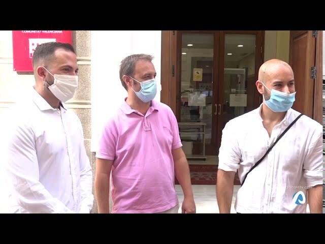 La oposición denuncia que convierten sus mociones en declaraciones institucionales