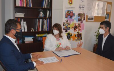 Atención gratuita en podología a cientos de personas mayores