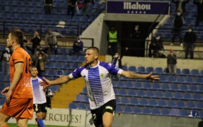 El paraguayo Acuña seguirá en el Hércules tras aceptar una rebaja salarial