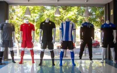 El Hércules presenta una nueva camiseta con diseño clásico y recuerdo a sus 99 años de historia