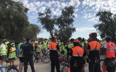 Decenas de familias participan en una yincana por las Torres de la Huerta