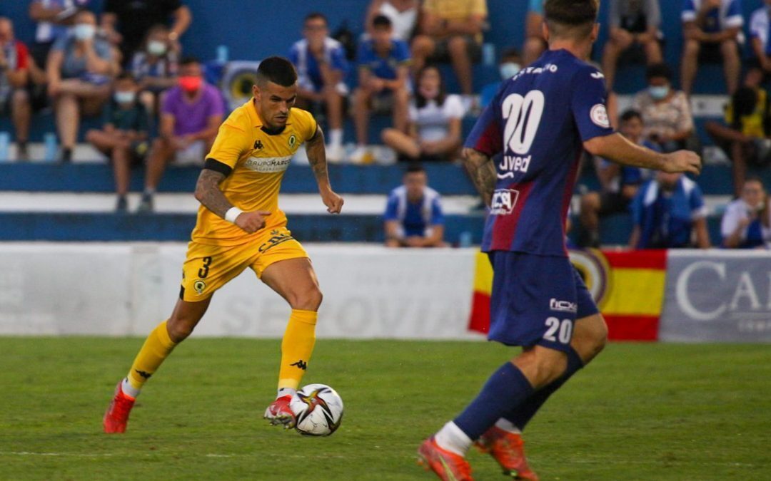 El Hércules se desploma tras la expulsión de Adri López y cae goleado en Alzira (4-0)