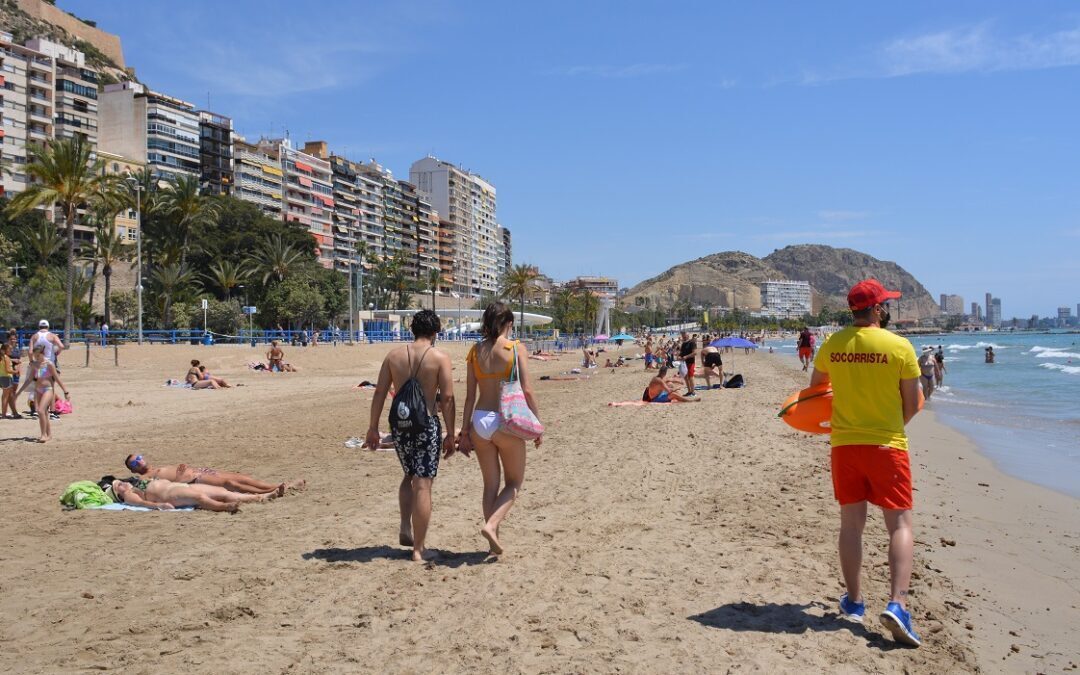 Turismo prolonga el servicio se salvamento y socorrismo hasta el puente de octubre