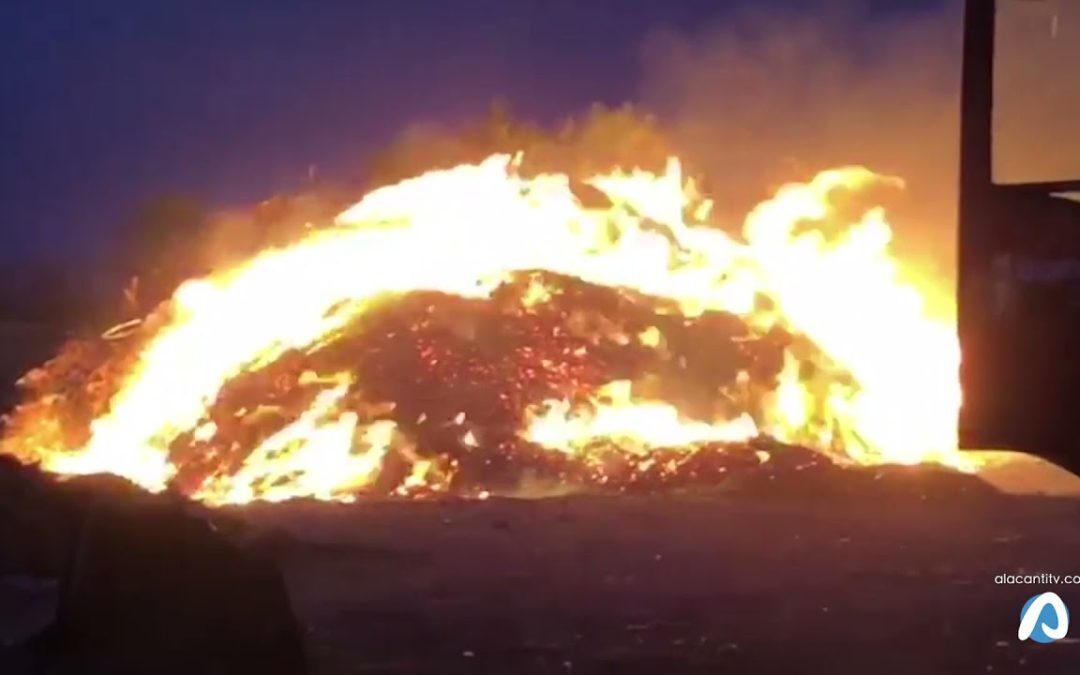 Extinguido un incendio de restos de madera en una empresa de La Alcoraya