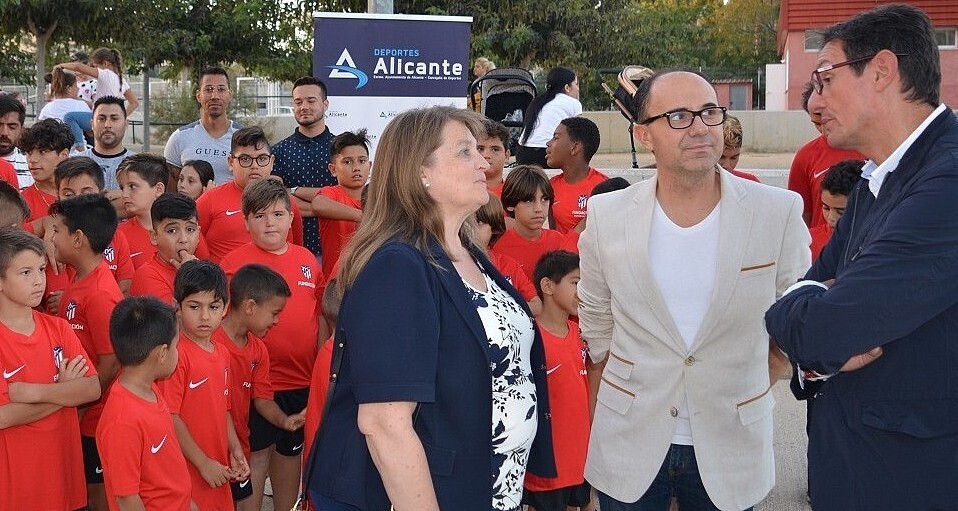 Escuela Social de Fútbol para ayudar a 90 niños en riesgo de exclusión en Alicante