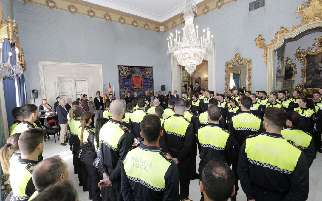 El Ayuntamiento refuerza la Policía Local con 39 nuevos agentes