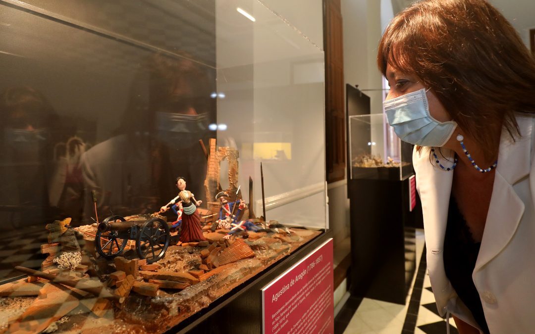 La Diputación recorre la trayectoria de mujeres históricas con una exposición de plastilina