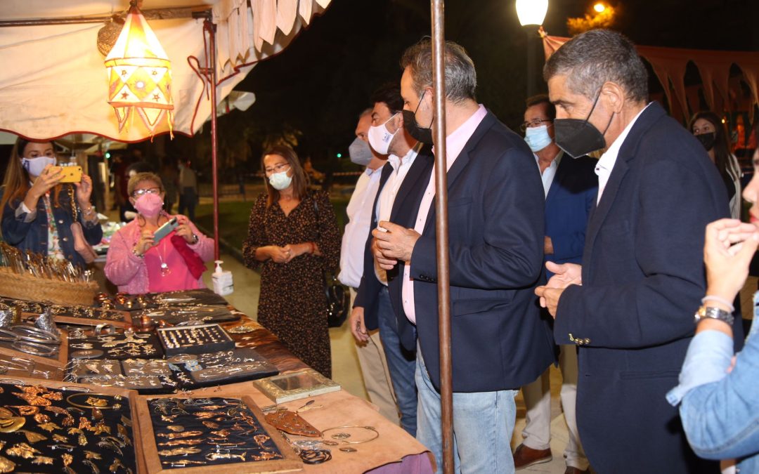 50 puestos recrean el mercado medieval del 25 Aniversario de los Moros y Cristianos