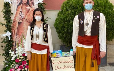 El Campello cambia su ofrenda floral por una donación de alimentos para Cáritas