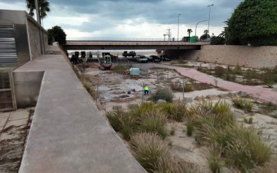 El Ayuntamiento de Alicante rehabilita las pasarelas de acceso a la playa de La Albufereta