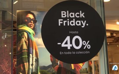 Los alicantinos avanzan las compras navideñas durante el  ‘Black Friday’