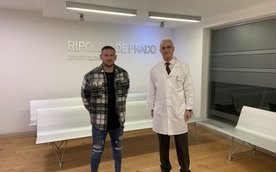 Javier Acuña sufre una lesión en el menisco de la rodilla izquierda y estará dos meses de baja