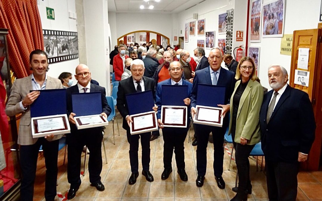 De España valora el legado de Manzanares en el coloquio sobre los 50 años de alternativa