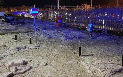 Una espectacular granizada tiñe Alicante de blanco durante la madrugada
