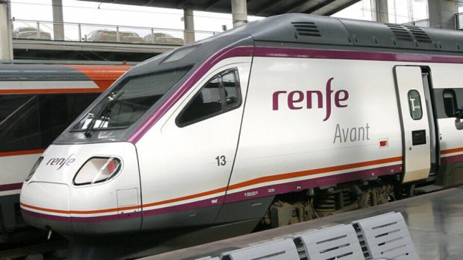 Alicante reclama a Fomento y Renfe que reactiven la frecuencia de la línea férrea con Villena