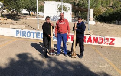 900 cohetes y diseño artesanal para la Palmera del Día de la Constitución