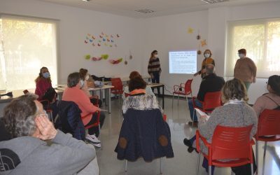 Finaliza el curso para personas que cuidan en casa a pacientes con demencia