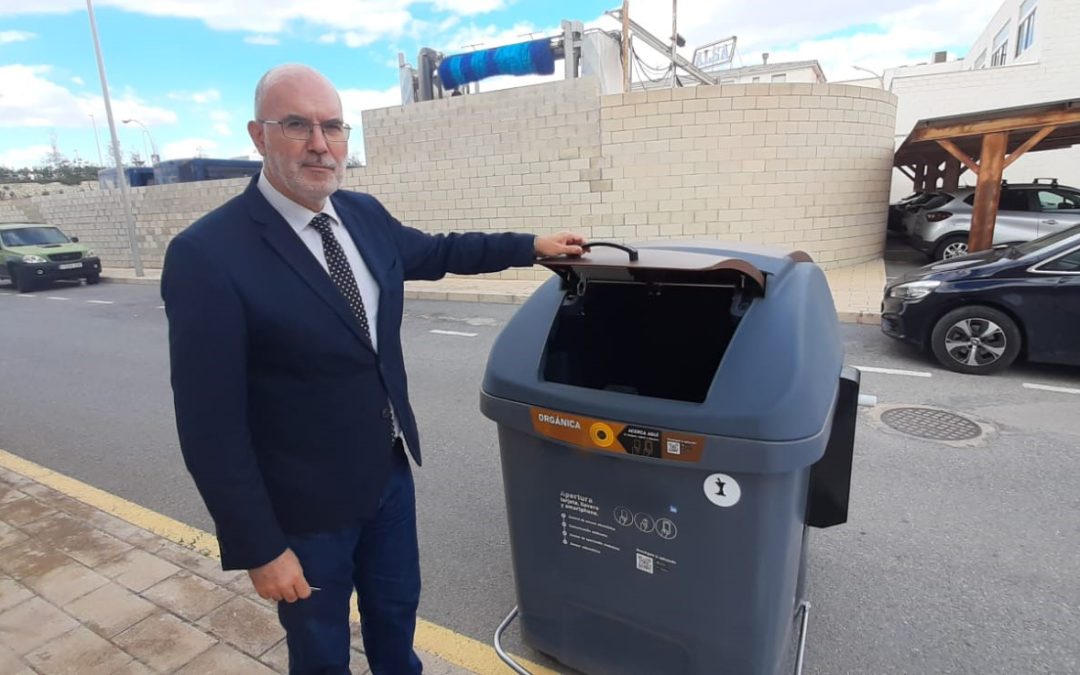 Dos mil contenedores marrones para la recogida de residuos orgánicos en Alicante