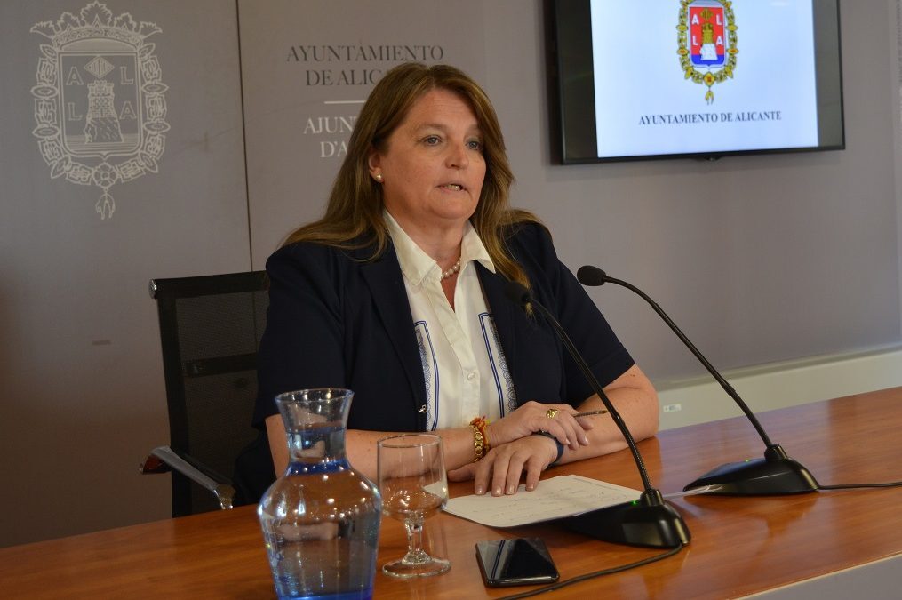 Alicante refuerza Acción Social con 166 profesionales del contrato programa